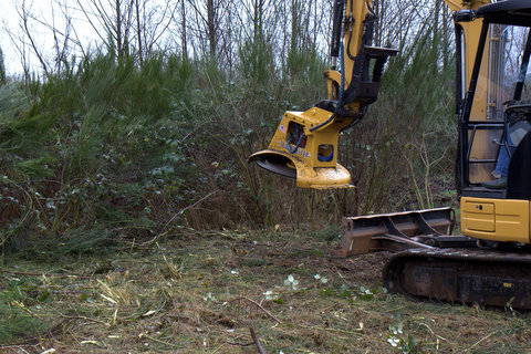 mulching small brush with the XL460D brush cutter